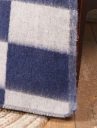 Mottled and smooth dyed semi-sheer woollen adult blankets, article C108-ILSH