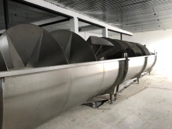 Screw carcass cooler