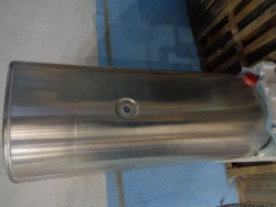 Semi-rectangular fuel tank 710 mm, 730 l