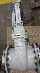 Steel wedge gate valve with sliding spindle under drive RN 1,6 MPa DN 400