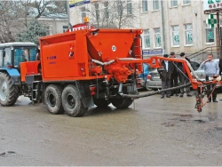 Trailer-machine for patching repair R-310M