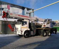 Truck crane ??-55732 of modification 6929H3-2 (using cab ??-55732?1.92.00.000 or ??-65717?5.92.00.000 ) on base