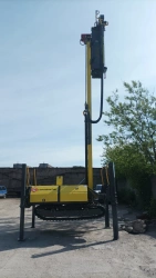 Crawler-mounted machine of "Stroymatik SGK-300" trade mark