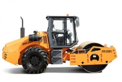 Self-propelled road roller DM-617