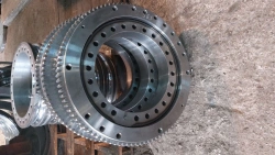 Support slewing device KMU-150.17.100
