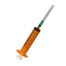 Single-use three-detail sterile injecting syringe with Luer tip, light-protected, 10 ml capacity with needle.