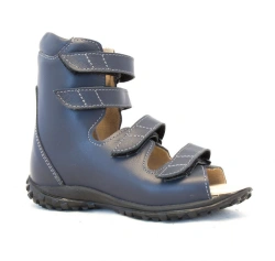 Complex orthopaedic footwear without insulated lining, children's footwear
