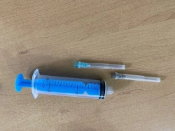 Injection syringe for single use, three-detailed, sterile type "Luer", with needles, version - 2 A "Luer". with needles, in vers