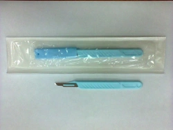 Surgical disposable scalpel with plastic handle Type 1 with blade #15