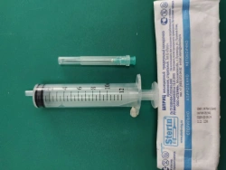 Injection syringe, sterile three-detail, single use, sterile 10B "Luer" with needle.