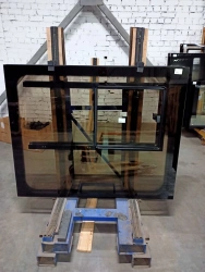 Glass Tram car 71-412 driver's cabin left with integrated vent closed br. SHTP 1174*1450 DAG 811.4-SB