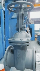 Steel wedge gate valve with sliding spindle and handwheel RN 2,5 MPa DN 250