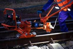 Track nut driver GP-1000