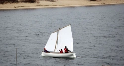 Displacement boat Yal-4