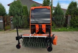 Municipal vehicle APIS-electro vacuum-sweeper
