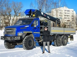 Special purpose vehicle with hydraulic loading crane of MKMA type on the basis of URAL 4320 and its modifications U0K04N-4L200