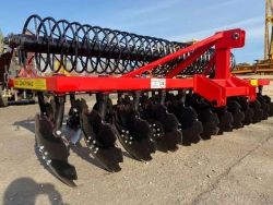 Modernised universal disc harrow BDM-U 4x2H mounted disc harrow