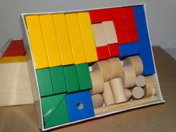 Children's tabletop wooden construction set Builder 45 elements