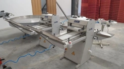 Automatic bread-cutting machine MRH-3-540