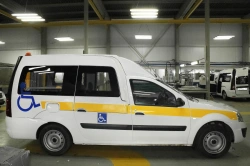Car type LRGSM, category M1, mod. LRGS0J2 exclusively for the carriage of disabled persons or with the possibility of carriage o