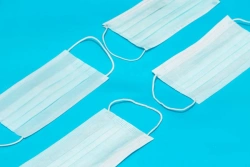 Medical mask, disposable, three-layer, made of nonwoven material