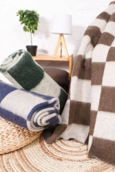 Half-woolen blankets for children of all age groups, except newborns, mottled and smooth dyed, article C103/1-ILSH