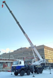 Truck crane ??-65717 of modification 6929E2-0 (using cab ??-55732?1.92.00.000 or ??-65717?5.92.00.000) on base