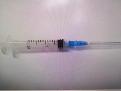 Injection syringe for single use, sterile three-detail 2A "Luer" complete with 0,6x30 injection needle