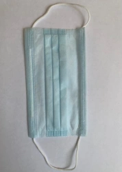 Medical disposable non-sterile three-layer mask for respiratory protection, size 17,5×9,5 cm.