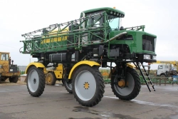 Self-propelled sprayer OS-4000M
