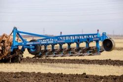 FINIST PLNU-8x40 reinforced mounted plough and its modifications: RZZ.89.00.000; RZZ.89.00.000-01 (without skimmers); RZZ.89.00.