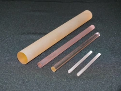 Laser active elements made of alumina-ittrium garnet activated by erbium