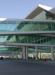 Laminated construction glass of the Stratobel Bronze trade mark 66.2
