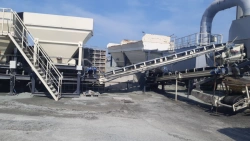 STANVER "FLOW" assembly belt conveyor