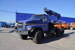 Crane-manipulator truck (truck tractor); Truck tractor with CMU, UZST brand, type UZST01, modification 483T-17 on Ur chassis.
