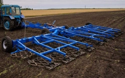 Harrowing hydraulic harrow hitch SBG-14-2U with harrows BZS