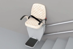Lift platform for disabled persons and other low mobility groups with inclined movement BK 160