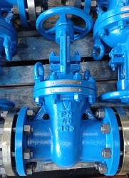 Steel wedge gate valve with sliding spindle and handwheel RN 4,0 MPa DN 100