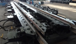 Modernised (universal) claw-shaped wagon retarder with pneumatic chambers KZPM(U) 600-5-2