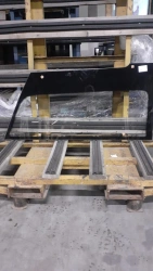 Glass of Nefaz 5299-401-7803201-10 rear section of the rear section of SHTP 1051*549 closed apr.