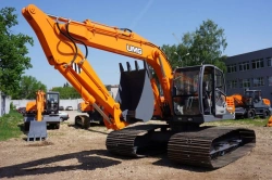 Single-bucket crawler excavator E220C