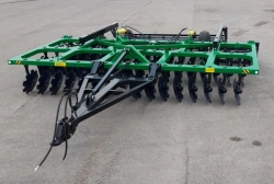Trailed disc harrow BD-6,0x3P with roller