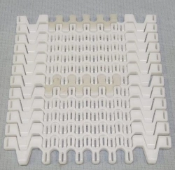 Modular tape ML100R PP (xx X xx mm; friction insert F with xx mm pitch, edge margin xx mm; POM pin; clips)