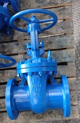 Steel wedge gate valve with sliding spindle and handwheel RN 4,0 MPa DN 150