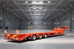 Semitrailer Tverstroimash 993931 modification 0025 variant - with ramps and gooseneck entry