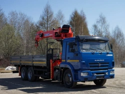 Special purpose vehicle with KMA type hydraulic loading crane on the basis of KAMAZ 65117 and its modifications 64K32N-U4