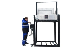 Mobile mechanical vertical lift for disabled people Q-lift Mechanic