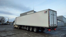 Semi-trailer with isothermal van body