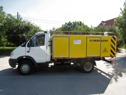 Aerodrome refueller of special fluids and oils for aircraft units AZSZhM.