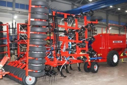 Pneumatic seeding complex "Agrator-9800"